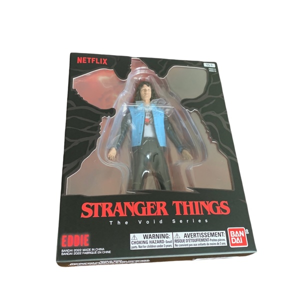 Stranger Things Season 4 Eddie Munson Figure Ban Dai - Picture 5 of 5